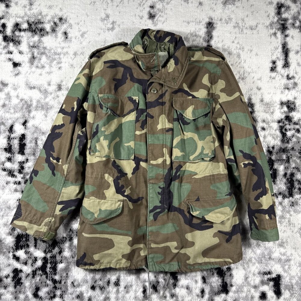 US Army Cold Weather Field Jacket Mens Size Small Regular Woodland Camo Pockets